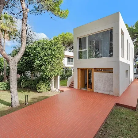 Villamar - Stunning Beachfront With Private Pool Holiday home Port de Alcudia (Mallorca)