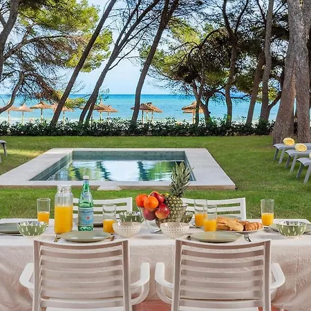 Villamar - Stunning Beachfront With Private Pool Holiday home Port de Alcudia (Mallorca)
