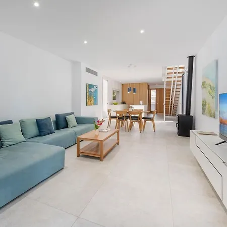 Villamar - Stunning Beachfront With Private Pool Holiday home Port de Alcudia (Mallorca)