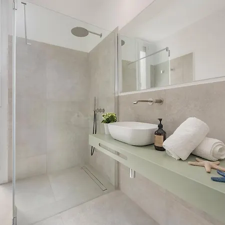 Villamar - Stunning Beachfront With Private Pool Holiday home *